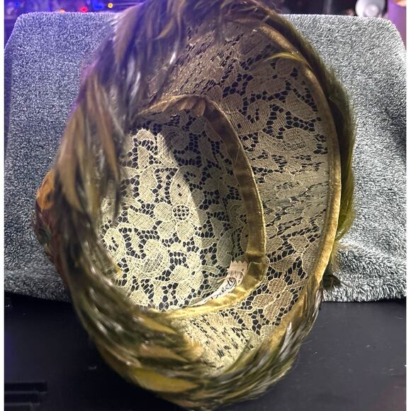1970s Feather Hat Made by Debette New York Mid Century Style Vintage - Picture 10 of 11